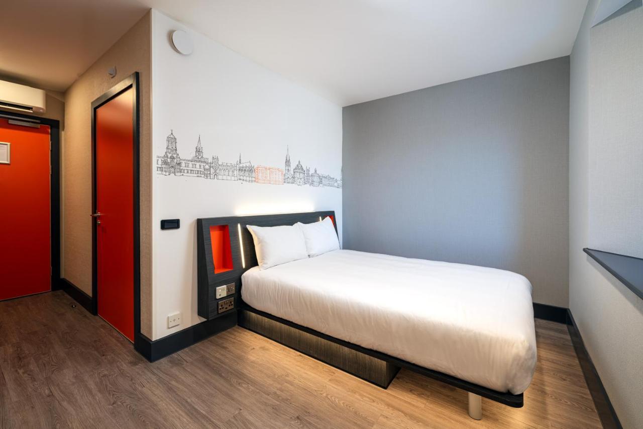 Easyhotel Oxford Exterior foto